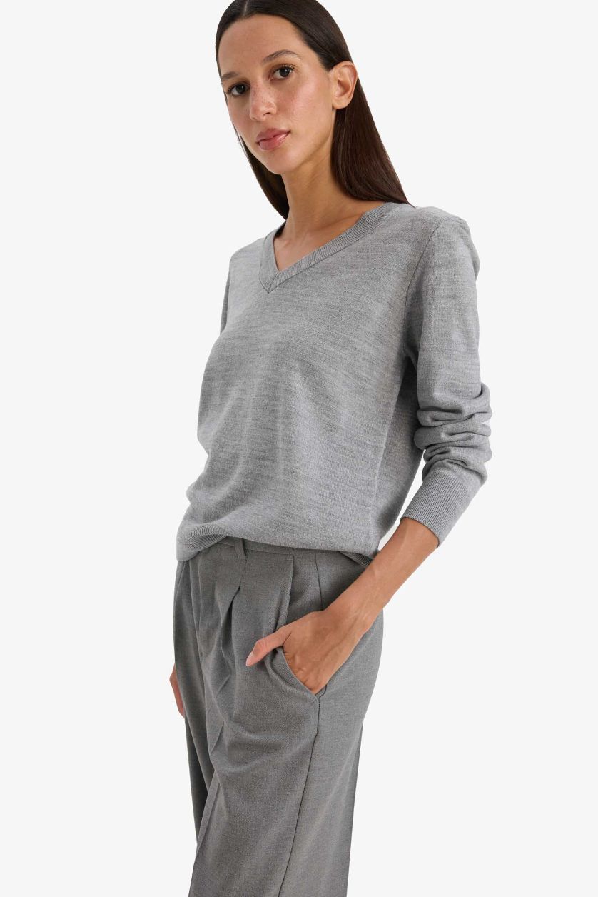 WOMAN Light Grey Relax Fit V-Neck Knitted Pullover