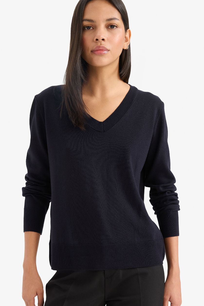 حريمي كحلي بلوفر تريكو قصة مريحة برقبة على شكل V