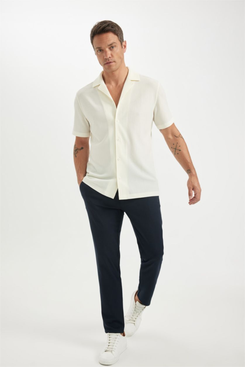 Erkek Ekru Modern Fit Polo Yaka Dokulu Penye Kısa Kollu Gömlek