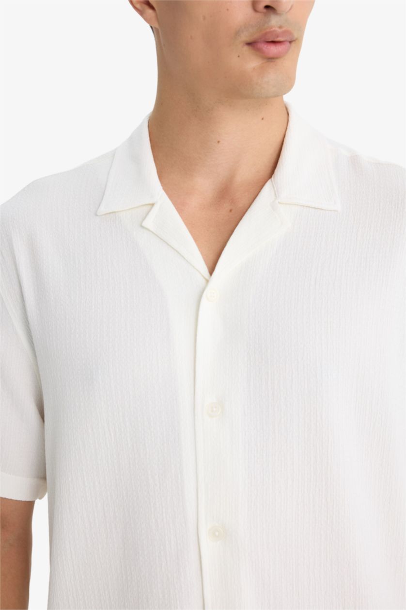 Erkek Ekru Modern Fit Polo Yaka Dokulu Penye Kısa Kollu Gömlek
