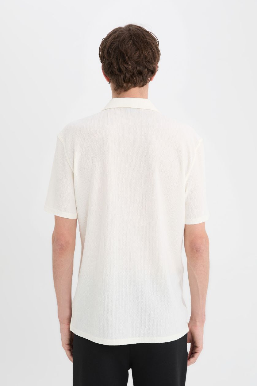Erkek Kırık Beyaz Modern Fit Dokulu Penye Kısa Kollu Beyaz Gömlek