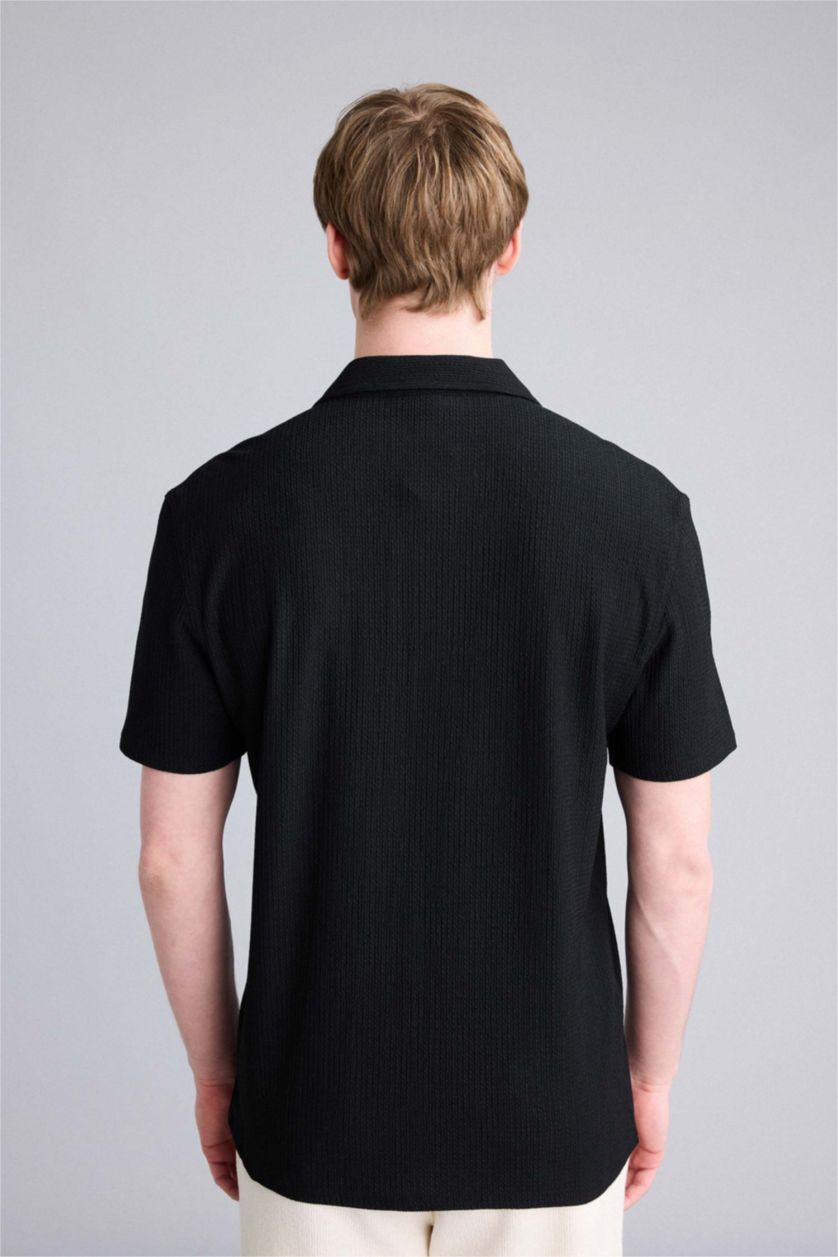 Erkek Siyah Modern Fit Polo Yaka Dokulu Penye Kısa Kollu Siyah Gömlek