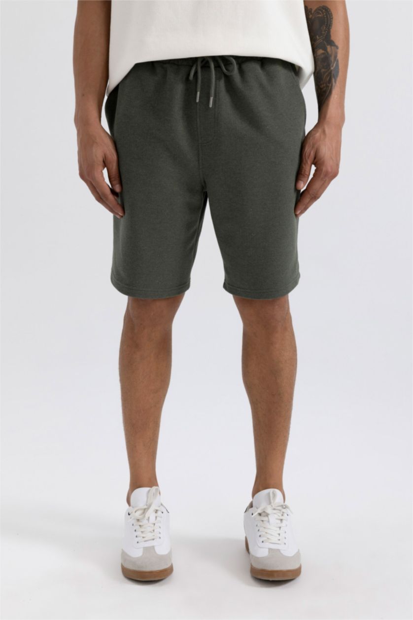 رجالي كاكي غامق شورت بيزك بيكيه سليم فيت