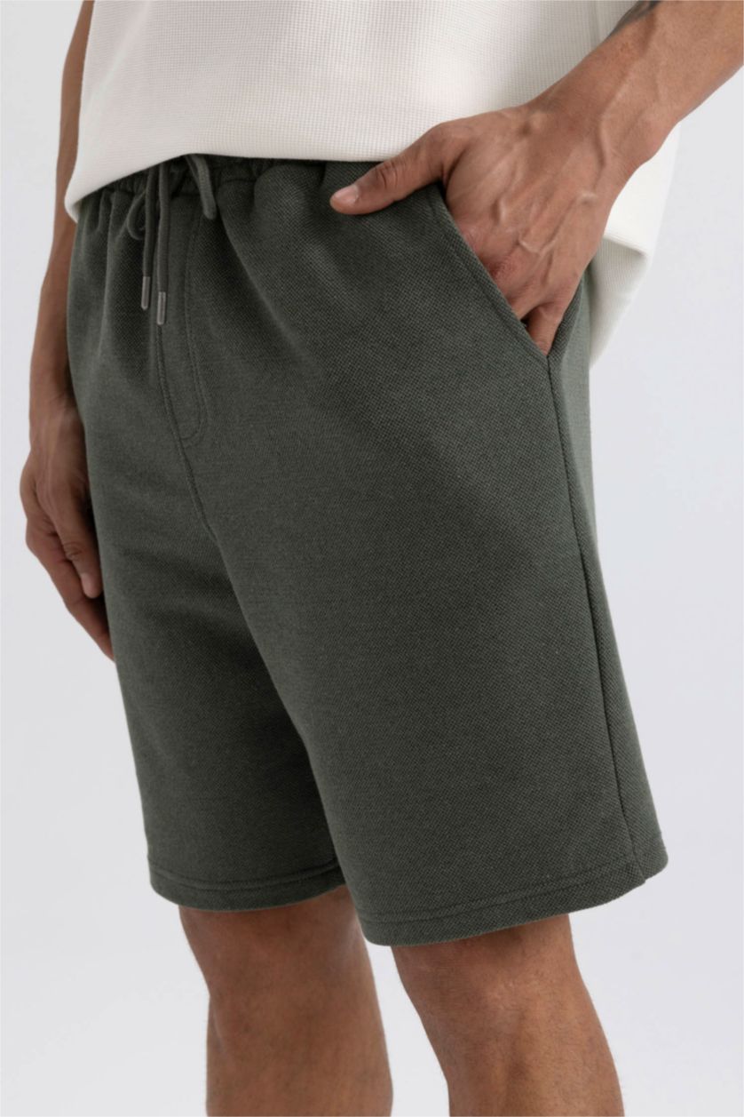 رجالي كاكي غامق شورت بيزك بيكيه سليم فيت