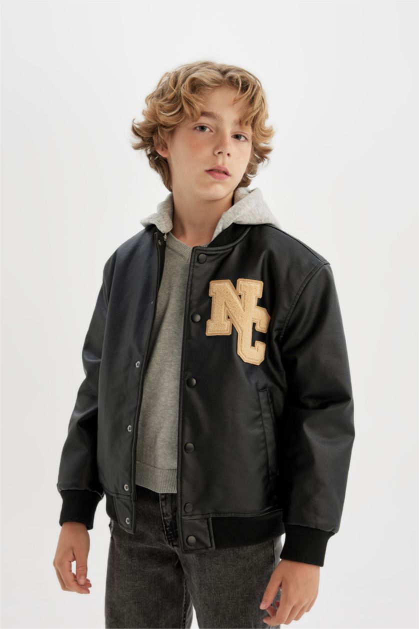 Erkek Çocuk - Genç Erkek Siyah Erkek Çocuk Su Geçirmez Çıkarılabilir Kapüşonlu Çıtçıtlı Çift Cepli Kolej Yaka Suni Deri Bomber Hafif Mont