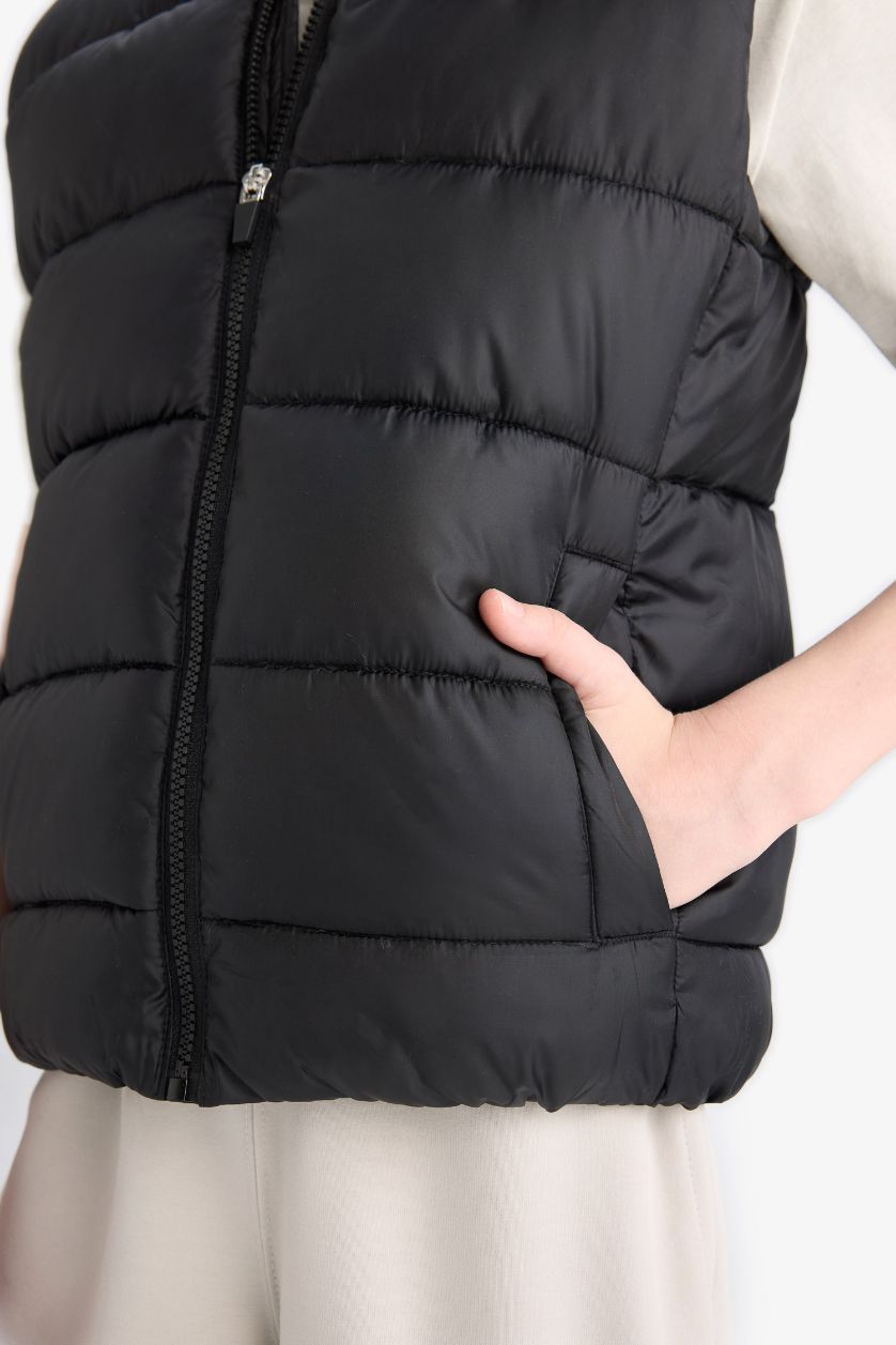 Erkek Çocuk - Genç Erkek Siyah Su İtici Kapüşonlu Fermuarlı Şişme Yelek Erkek Çocuk