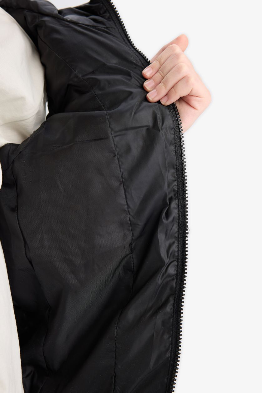 Erkek Çocuk - Genç Erkek Siyah Su İtici Kapüşonlu Fermuarlı Şişme Yelek Erkek Çocuk