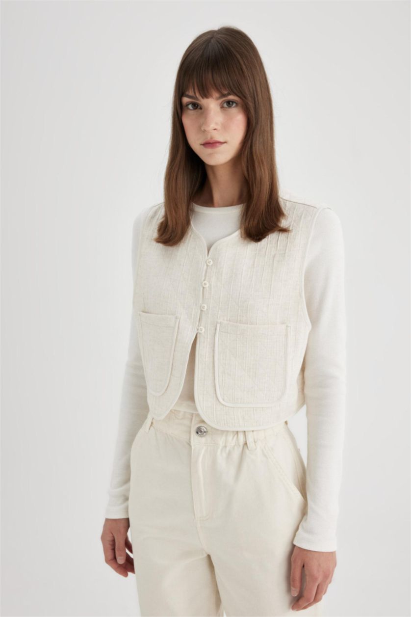 Kadın Sade Ekru Cepli Beyaz Yelek