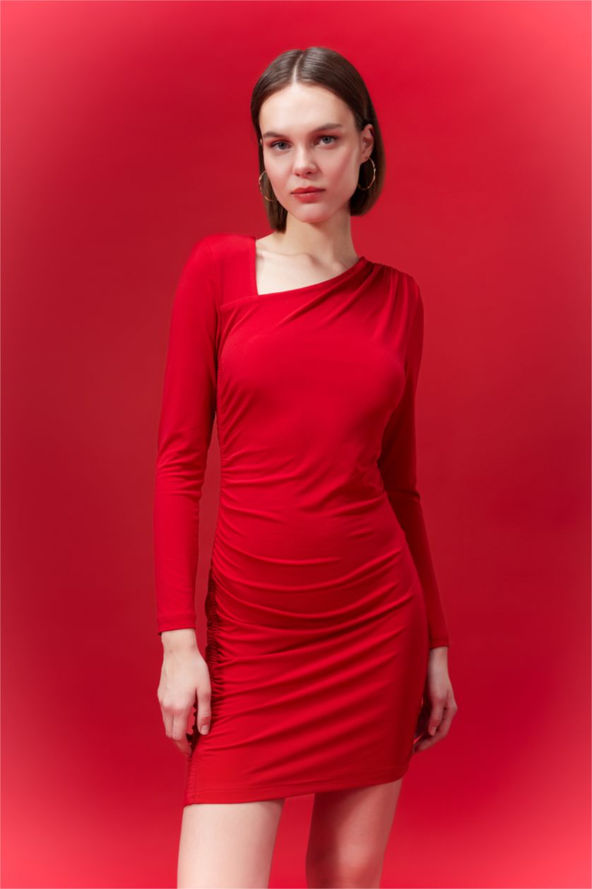 FEMME Rouge Foncé Mini Robe Rouge Bodycon Col Bateau à Manches Courtes