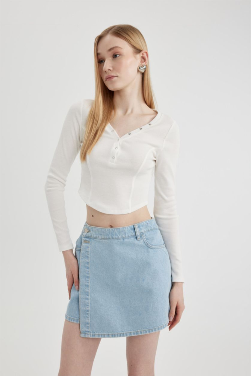 WOMAN White Fitted V Neck Corduroy Crop T-Shirt