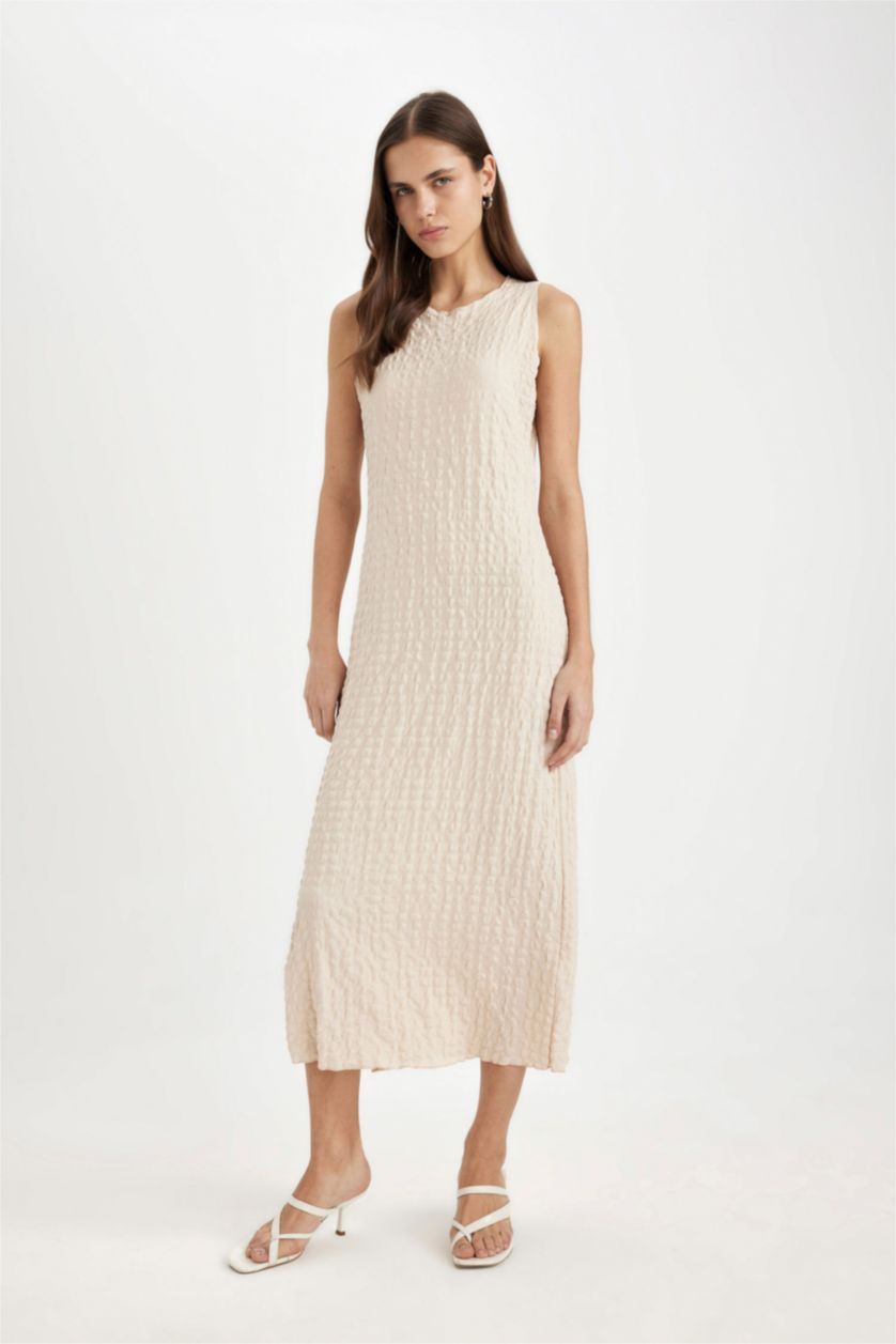 FEMME Beige Robe En Maille À Manches Courtes Col Rond