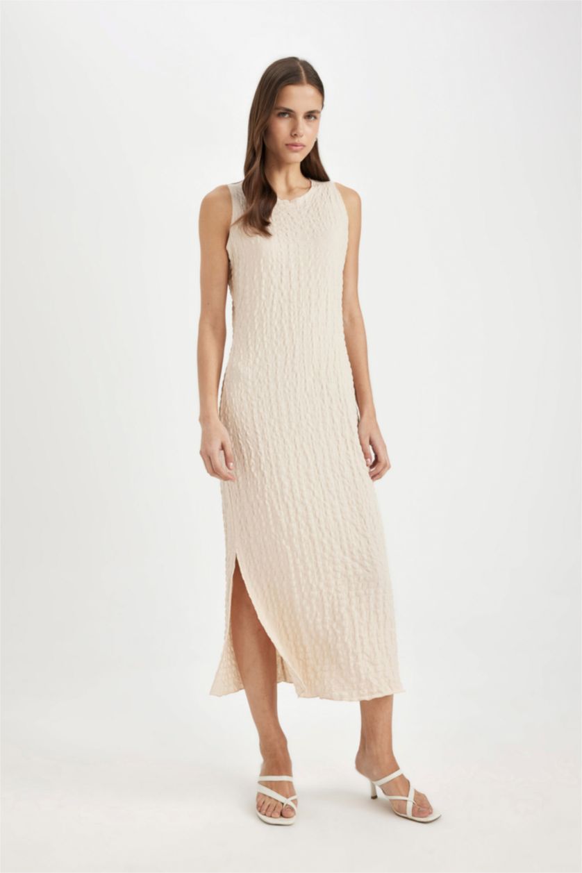 FEMME Beige Robe En Maille À Manches Courtes Col Rond