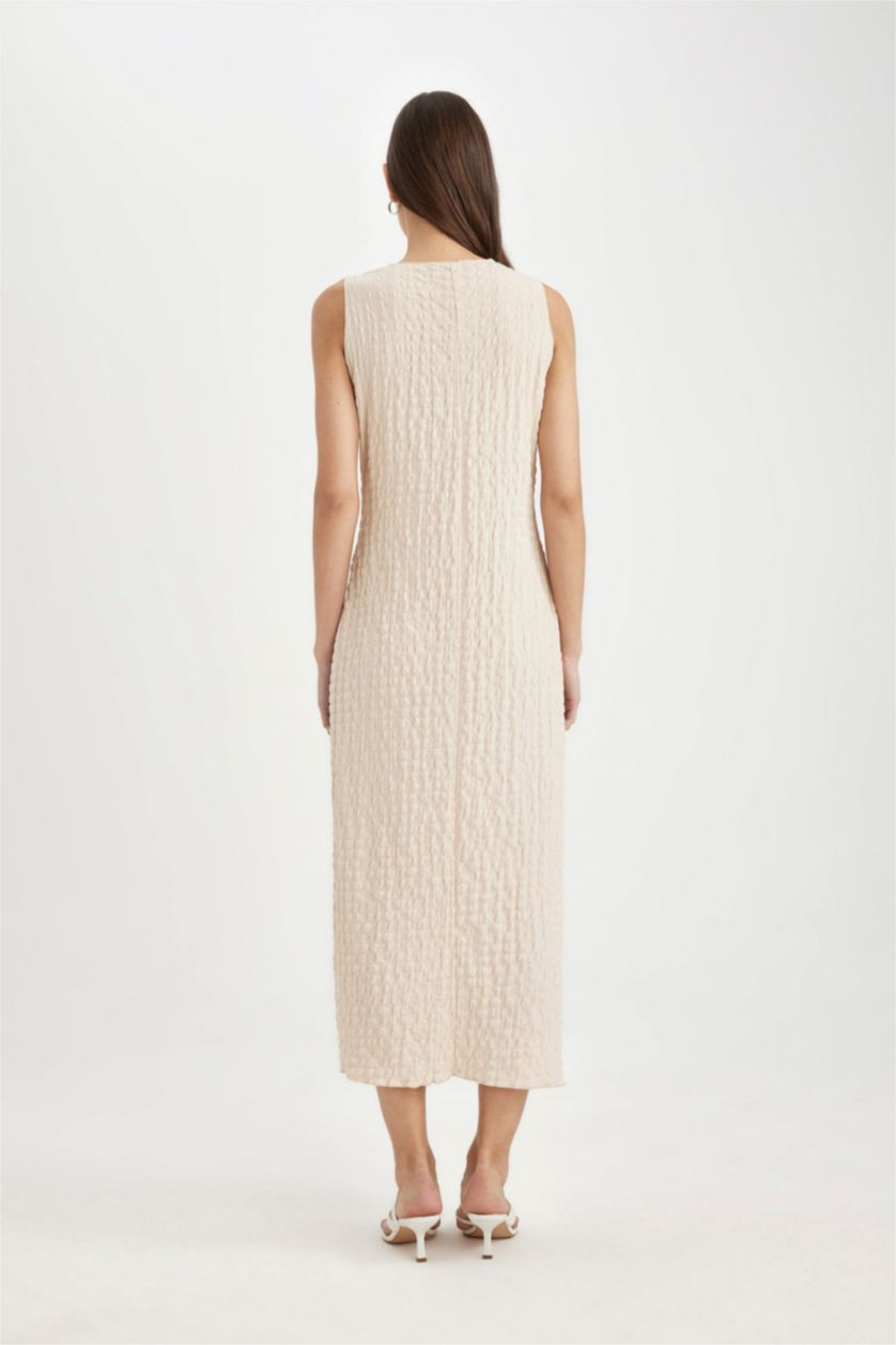 FEMME Beige Robe En Maille À Manches Courtes Col Rond