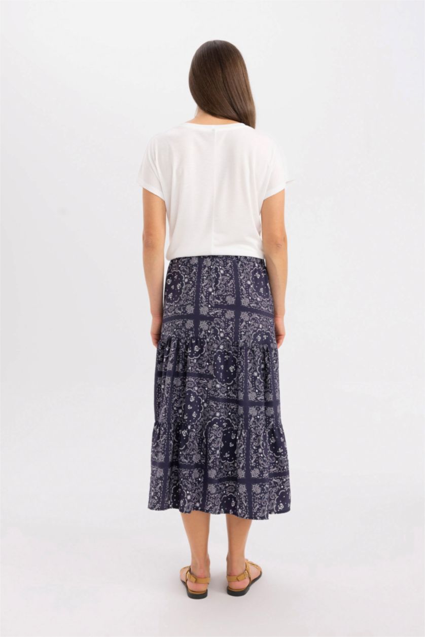 Әйелдерге әскери-теңіз орташа ұзындық Тоқылған юбка