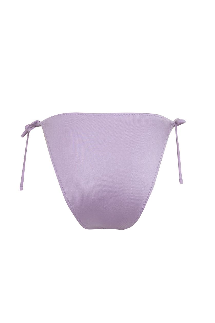 نساء أرجواني اندر بكيني قصة عادية