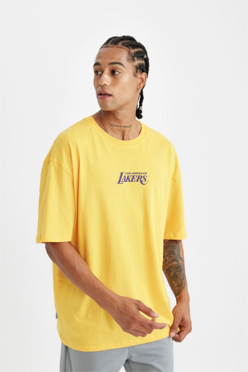 MAN Yellow DeFactoFit NBA Los Angeles Lakers Oversize Fit T-Shirt