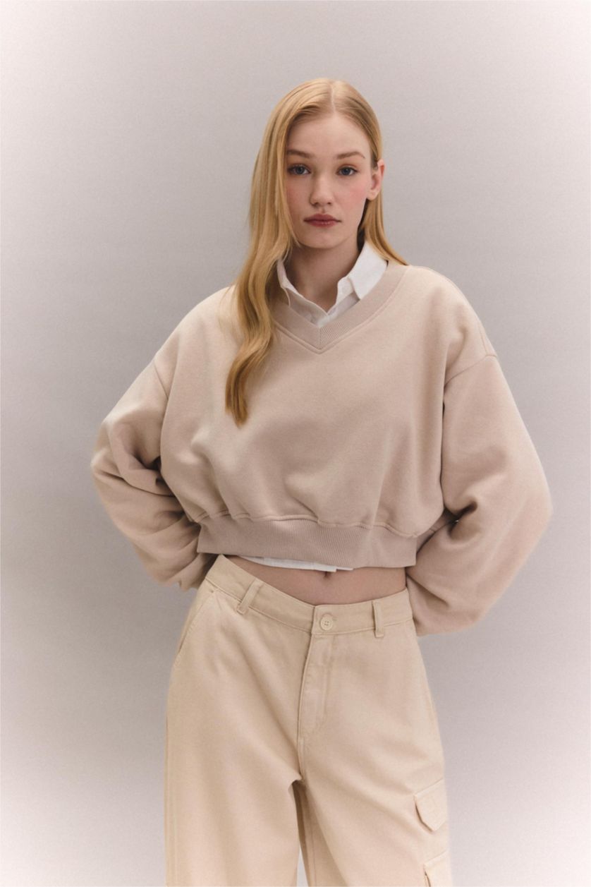 FEMME Beige Sweatshirt court basique à Col en V