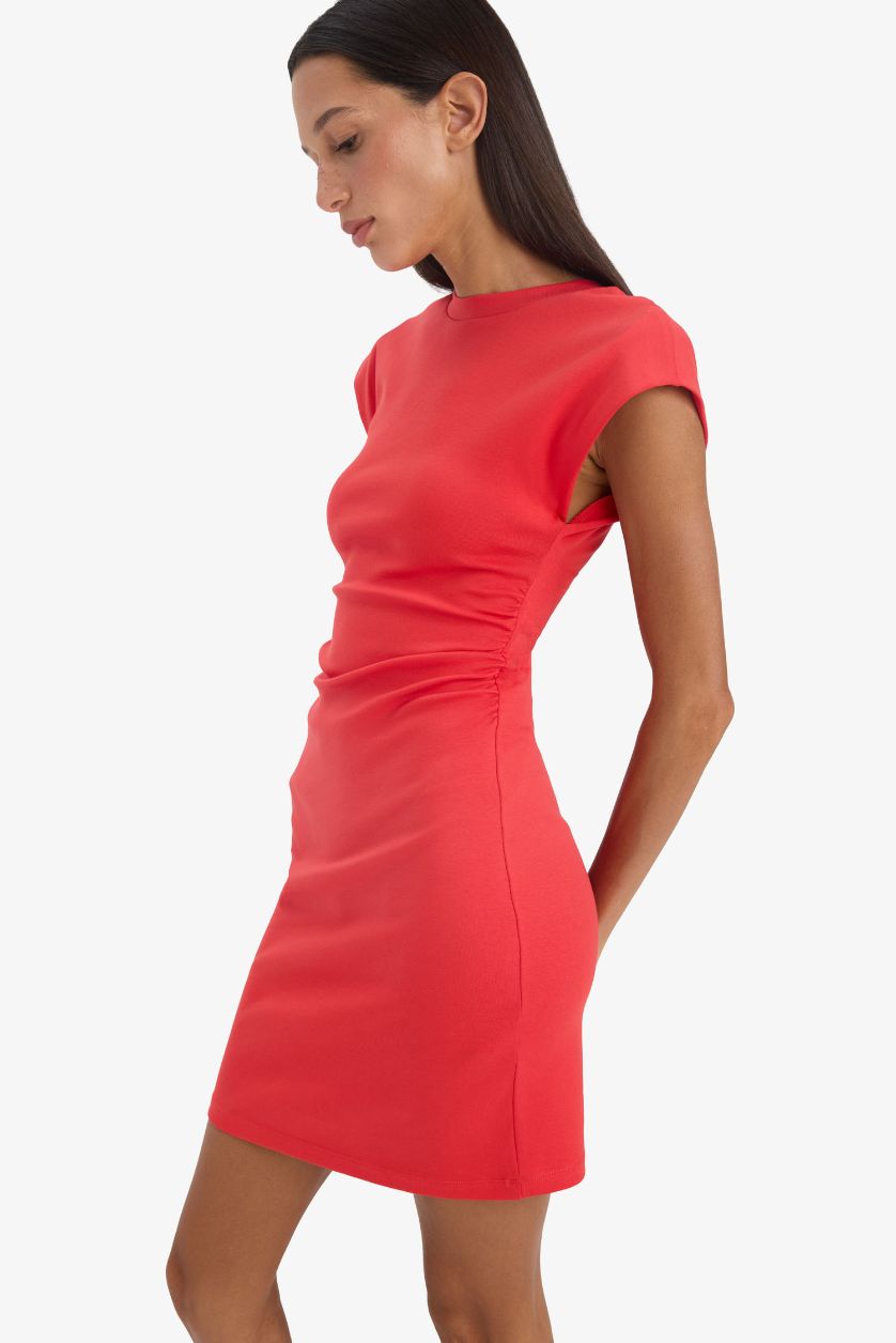 Kadın Kırmızı Bodycon Vücudu Saran Bisiklet Yaka Ribana Kolsuz Mini Yazlık Elbise