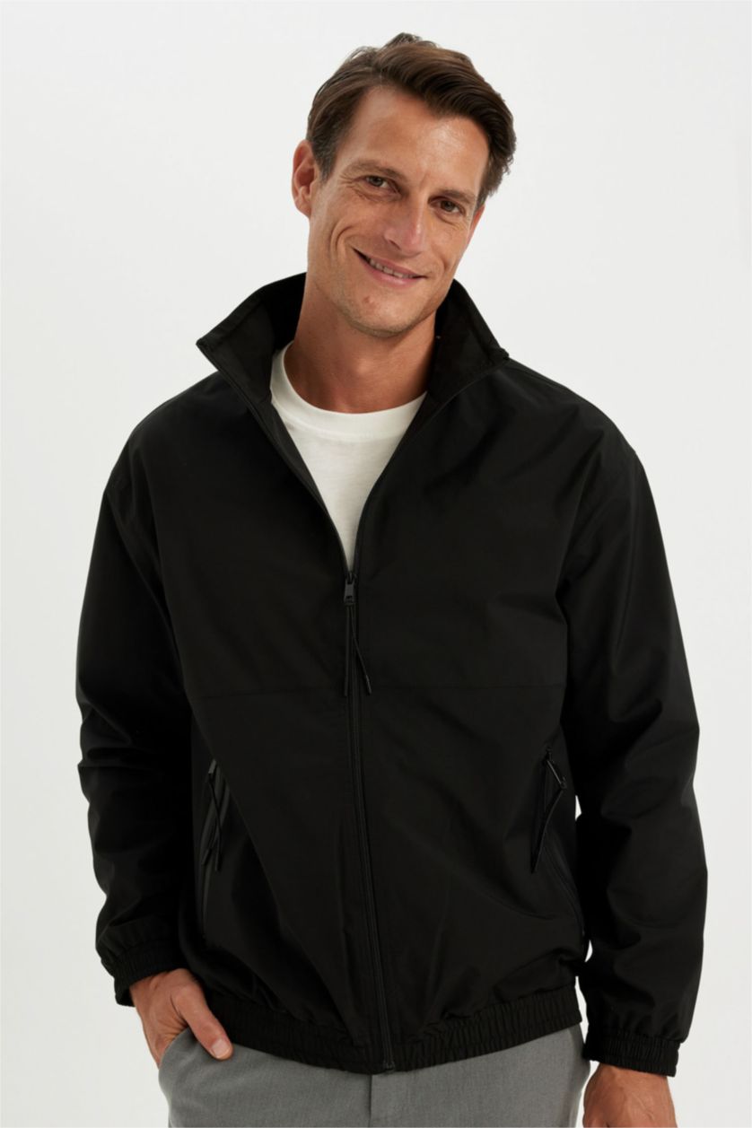 Erkek Siyah Regular Fit Dik Yaka Fermuarlı Cepli Mevsimlik Baharlık Ceket Mont