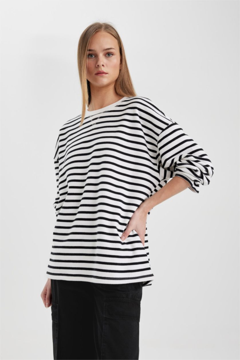 WOMAN White Oversize Crew Neck Striped Thick Fabric Basic T-Shirt