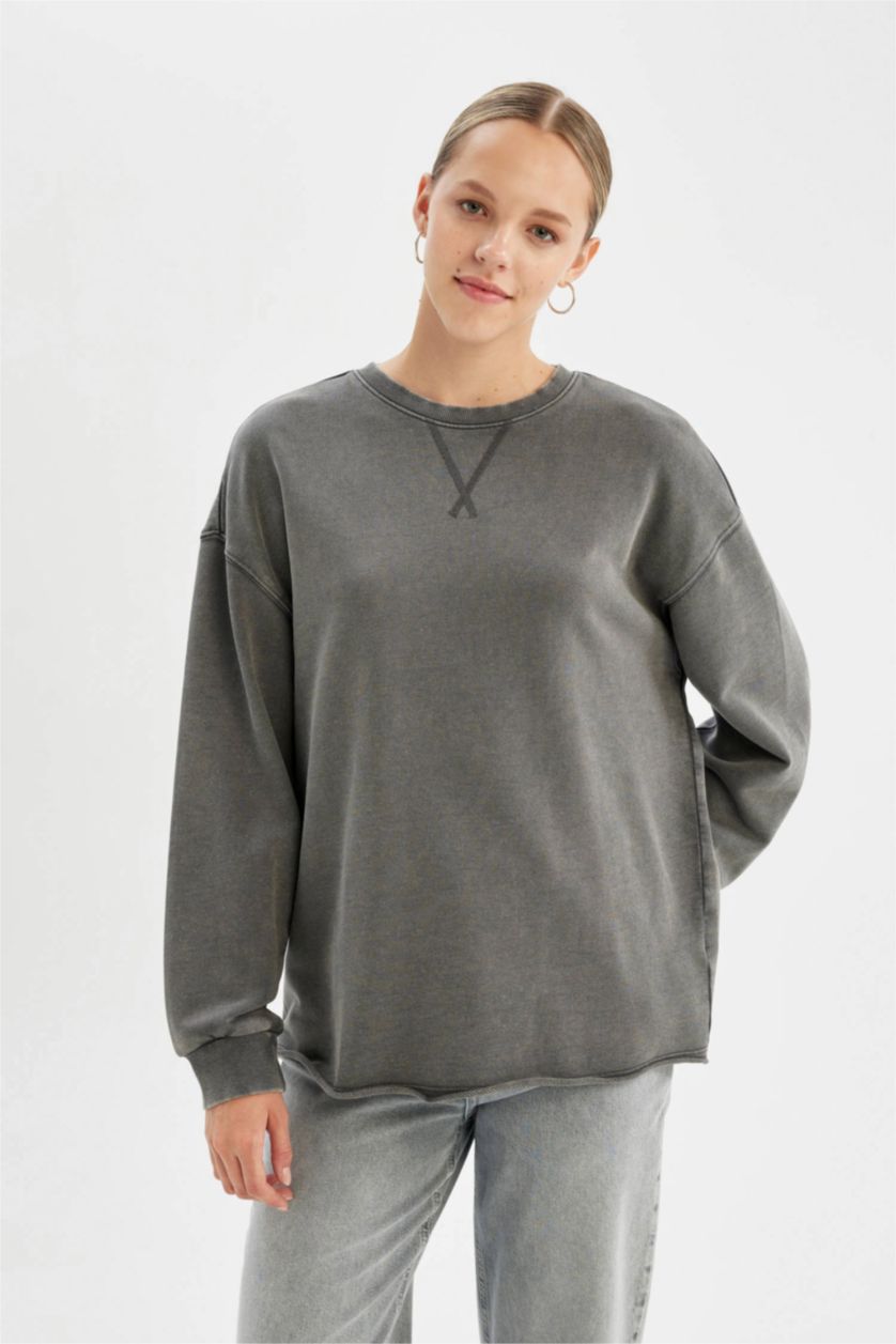 Kadın Antrasit Oversize Geniş Kalıp Bisiklet Yaka Yıkamalı Soluk Efektli Basic Düz Uzun Kollu Tişört