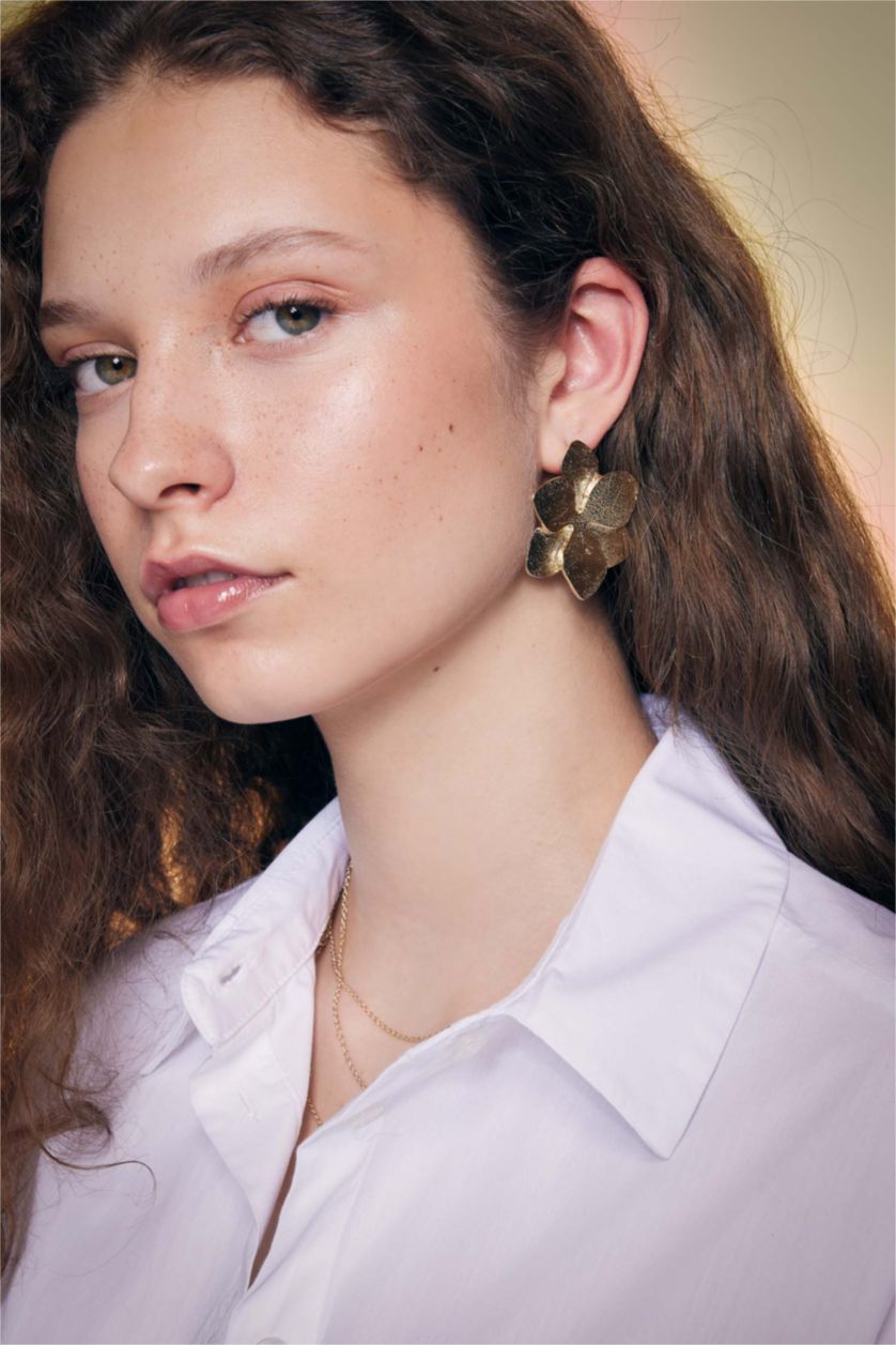 WOMAN GOLD Woman Flower Detailed Gold Earrings