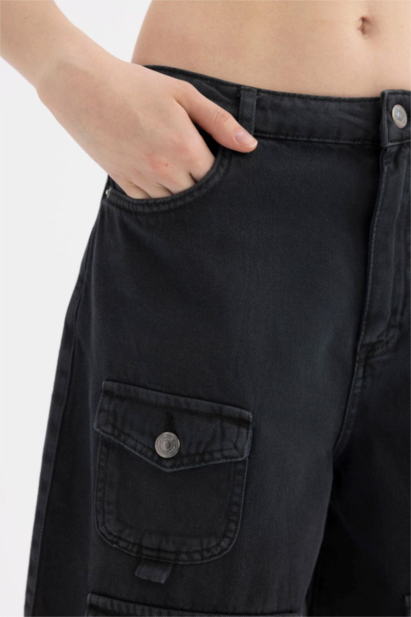 Kadın Siyah Normal Bel Gabardin Bermuda Şort