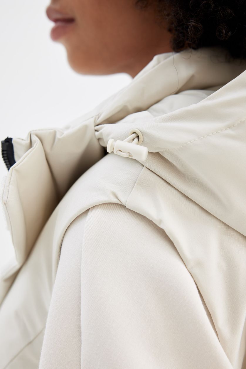 Kadın Taş Su İtici Regular Fit Kapüşonlu Sporcu Yelek