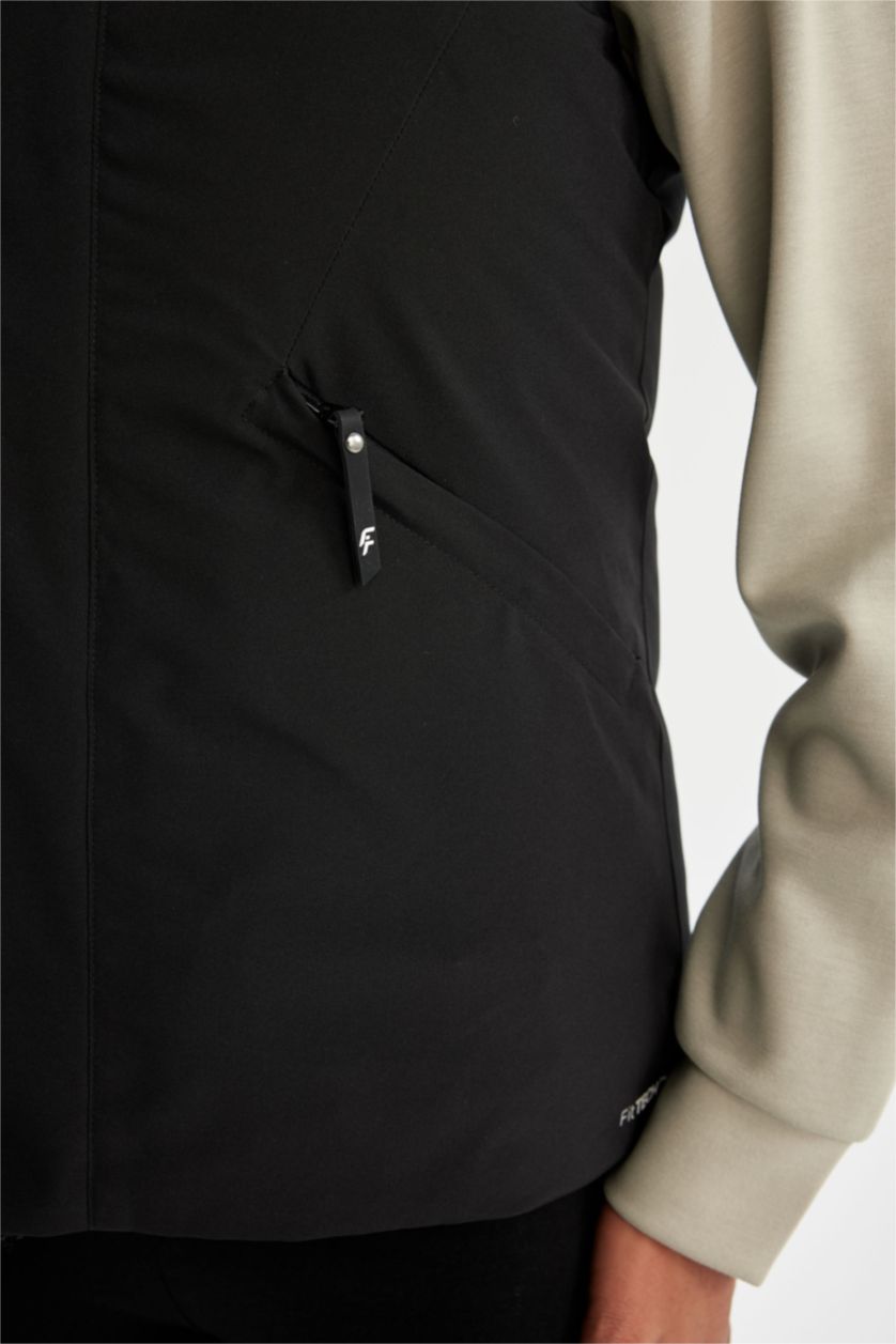Woman Black Water Repellent Vest