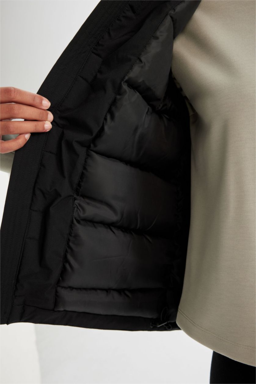 Woman Black Water Repellent Vest