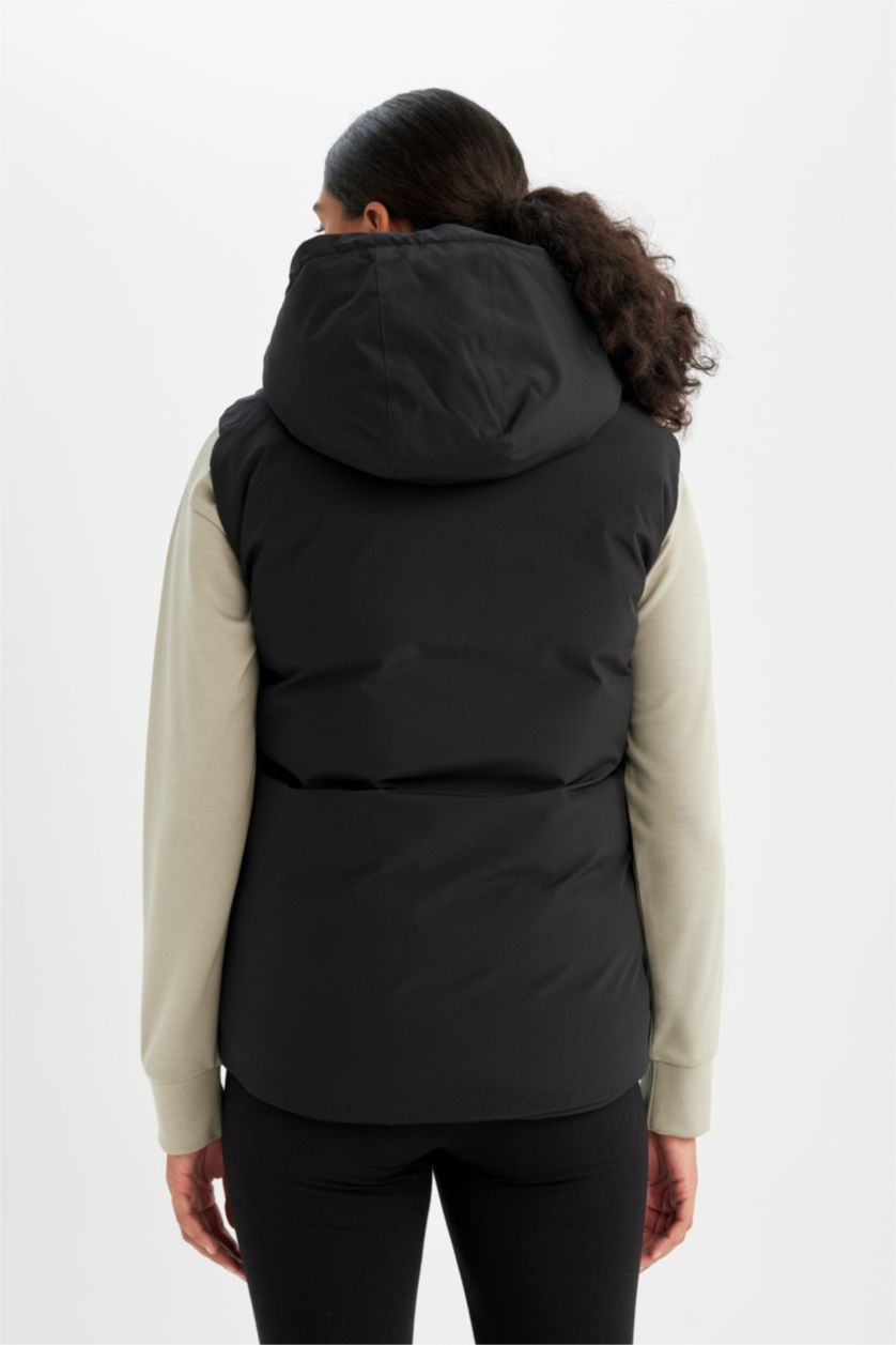 Woman Black Water Repellent Vest