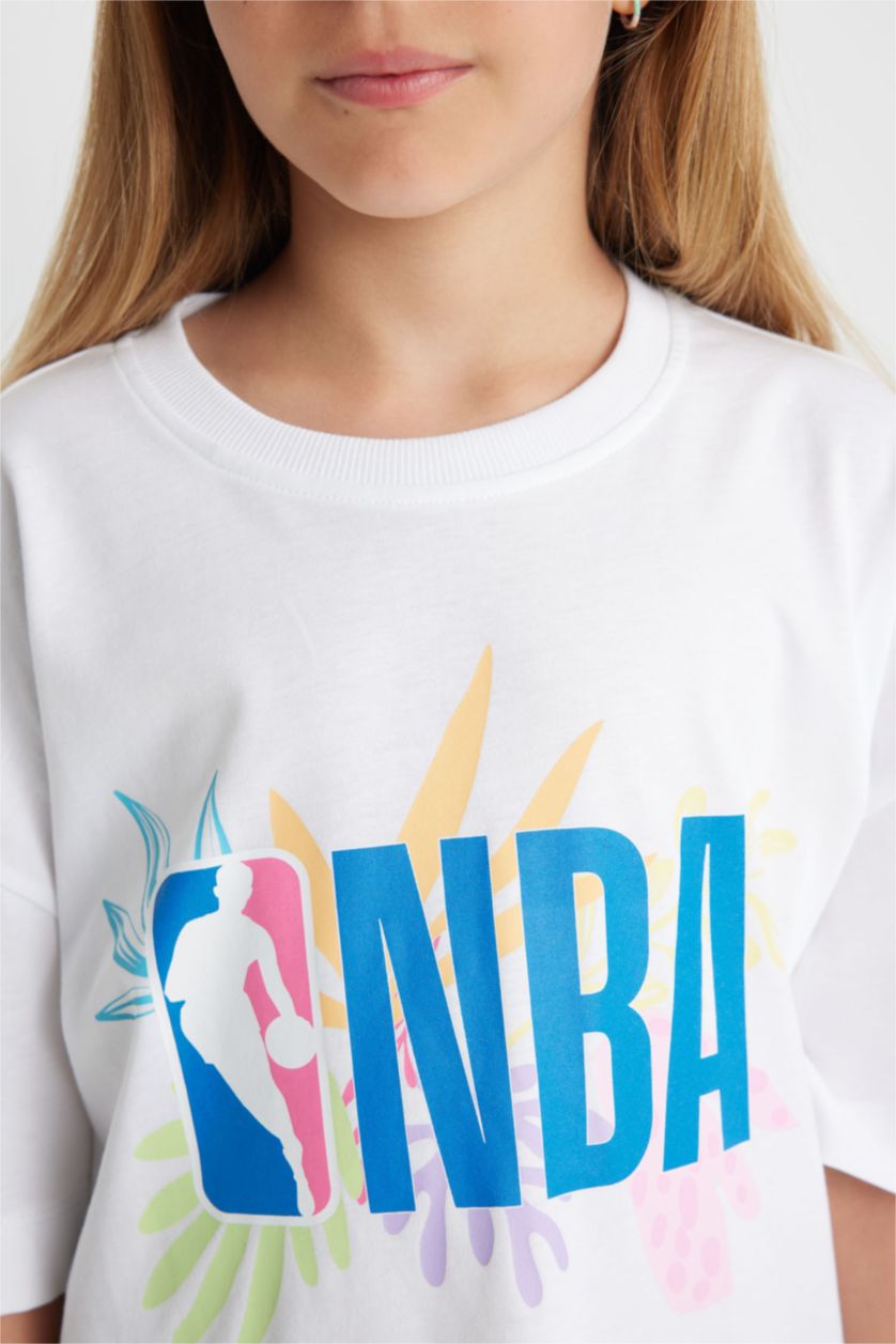 Kız Çocuk - Genç Kız Beyaz Kız Çocuk NBA Wordmark Oversize Geniş Kalıp Bisiklet Yaka Kısa Kollu Tişört