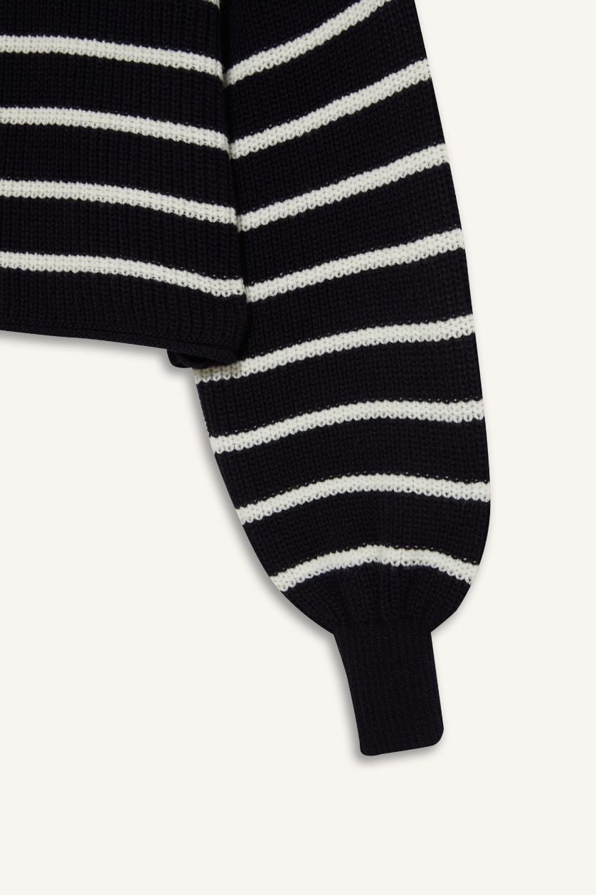 نساء كحلي بلوز تريكو مخطط قصة مريحة بياخة بولو