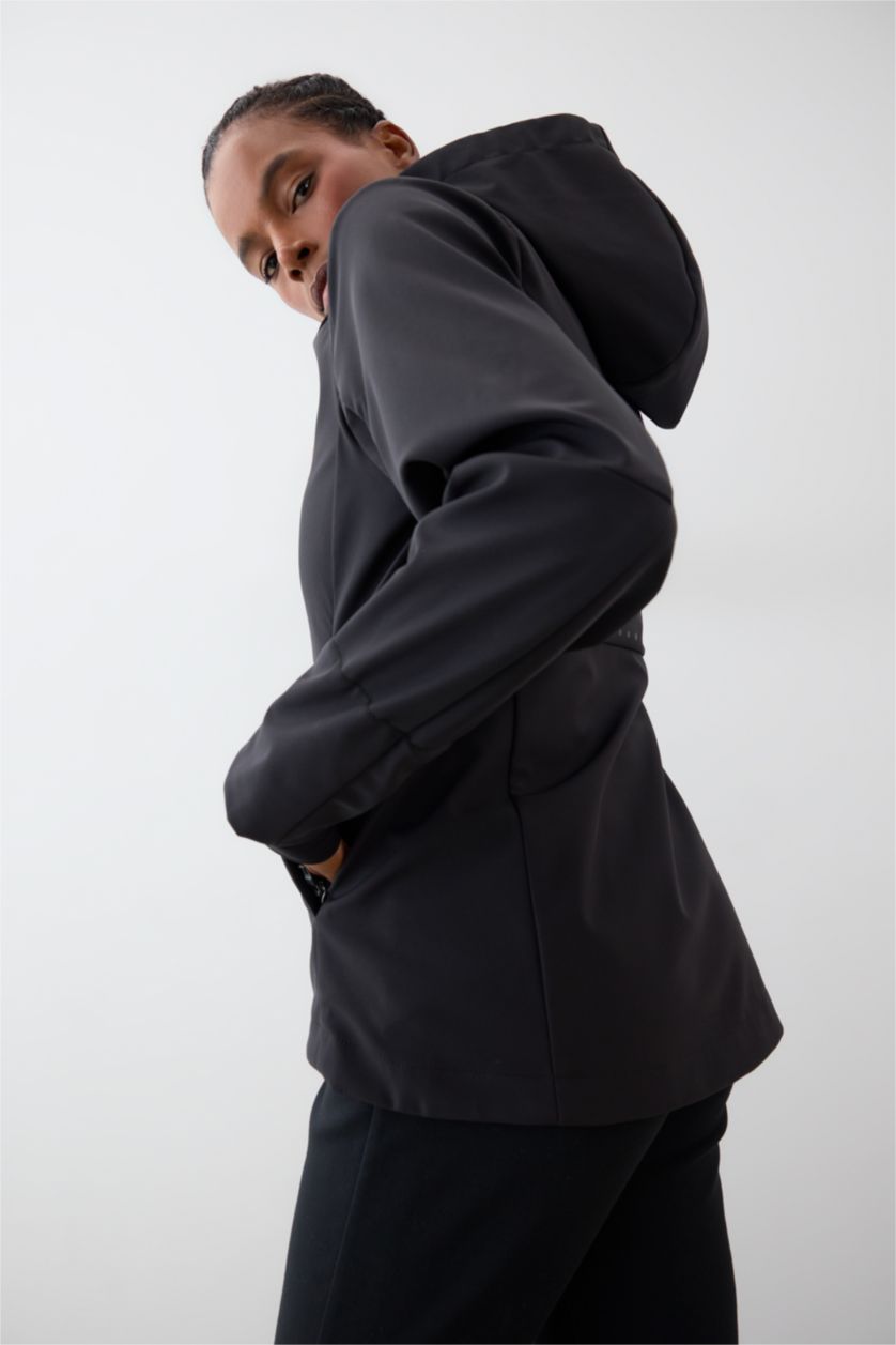 Women Black Water Repellent Zipper Puffer Jacket