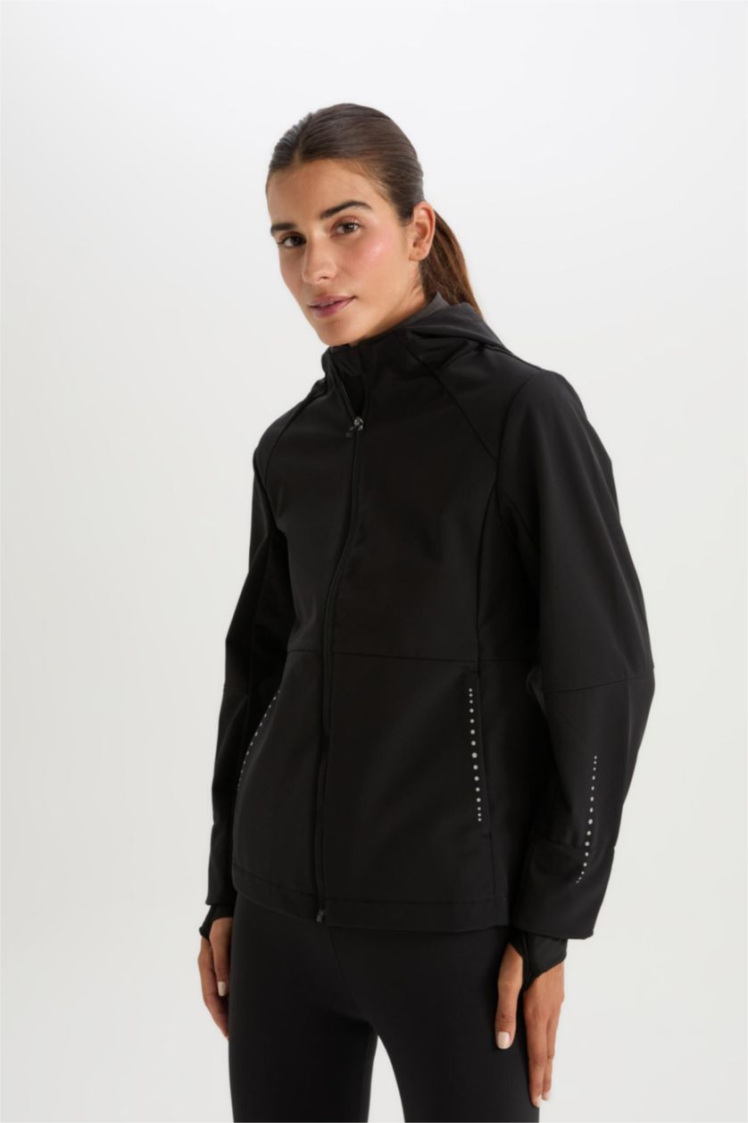 Women Black Water Repellent Zipper Puffer Jacket
