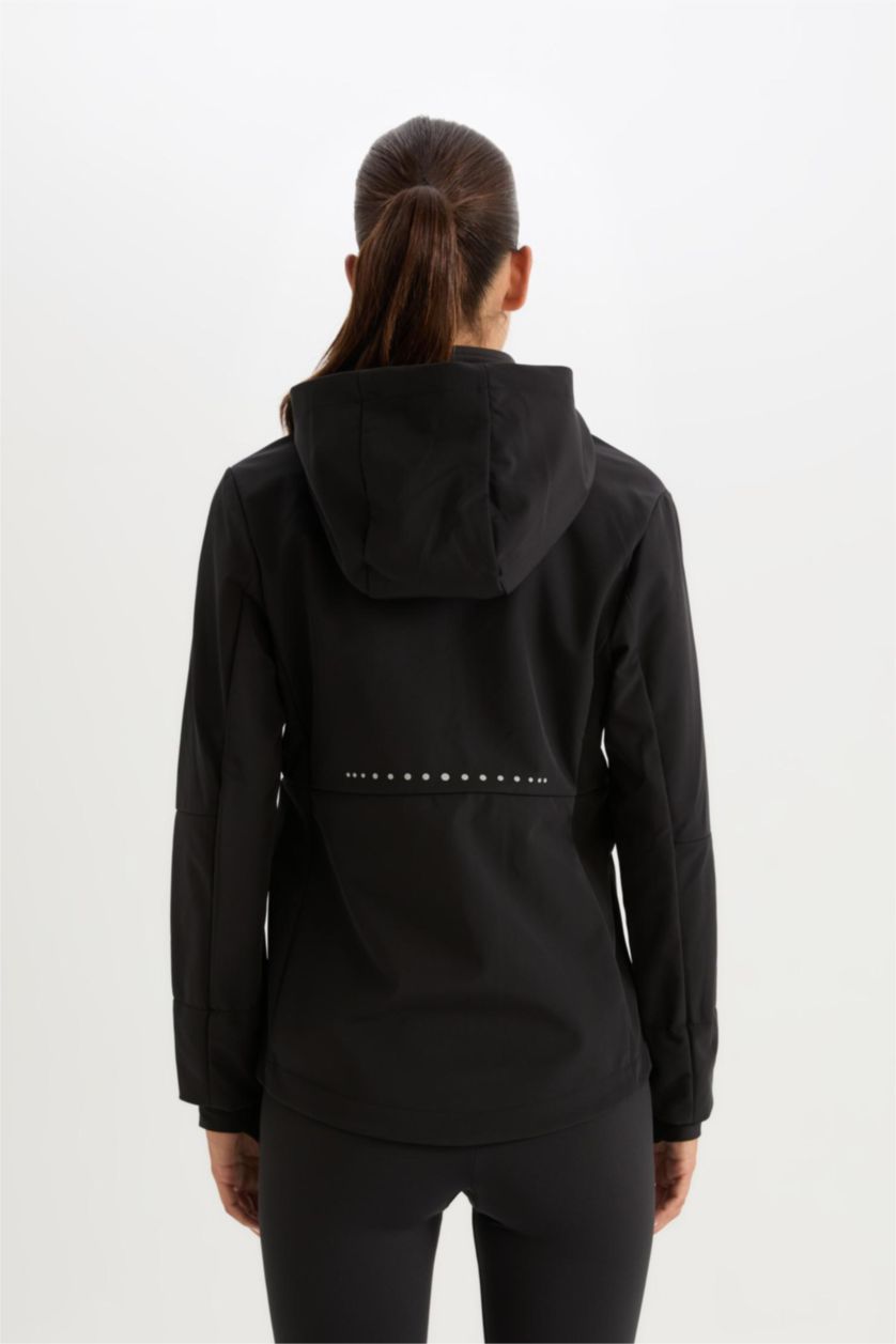 Women Black Water Repellent Zipper Puffer Jacket