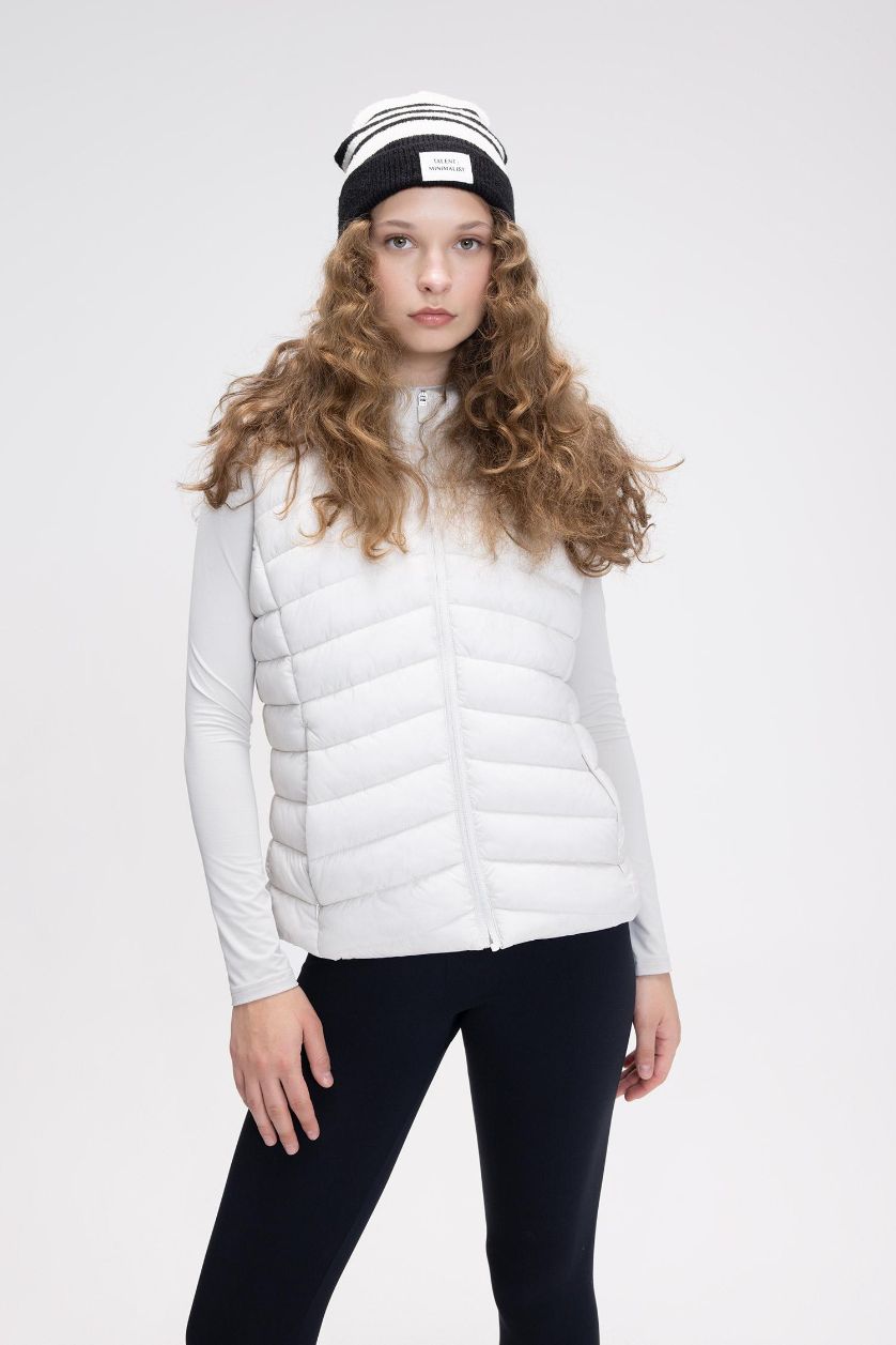 Женщины Слоновая кость Куртка Softshell водоотталкивающая ветрозащитная с капюшоном , DeFactoFit