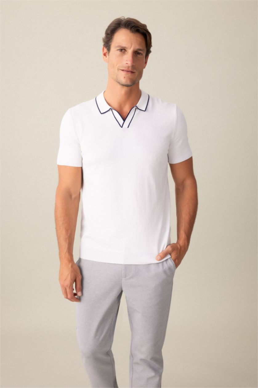 HOMME Écru T-Shirt Polo en Tricot à Coupe Moderne