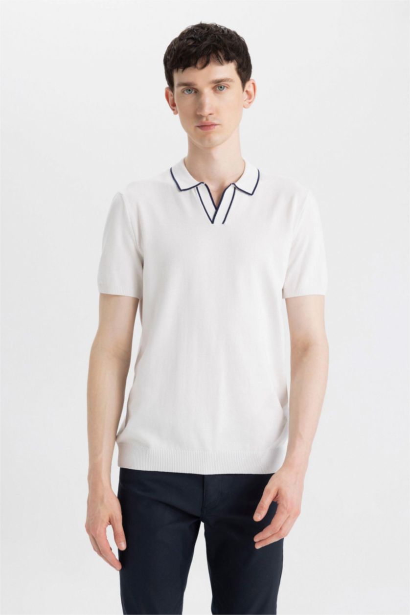 HOMME Écru T-Shirt Polo en Tricot à Coupe Moderne