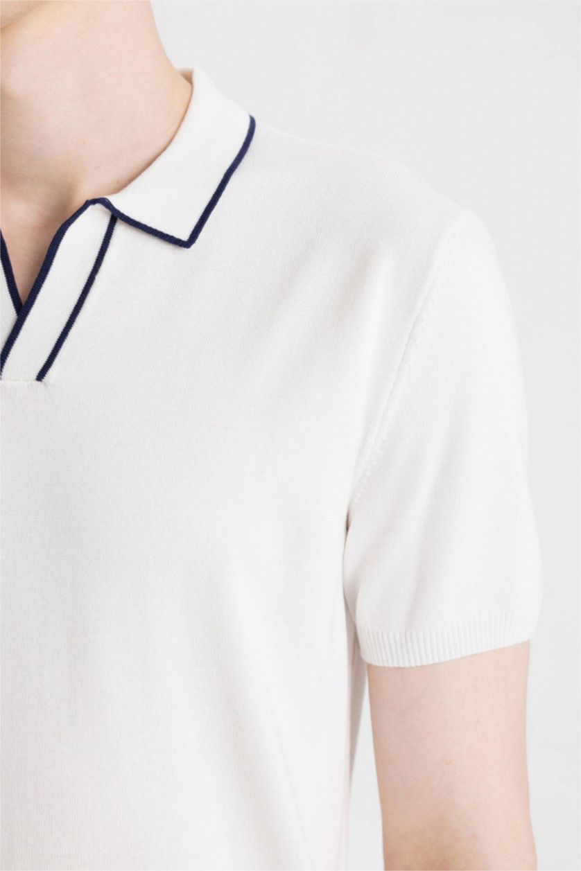 HOMME Écru T-Shirt Polo en Tricot à Coupe Moderne