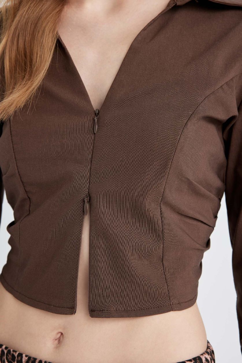 Kadın Kahve Fitted Vücuda Oturan Gömlek Yaka Fermuarlı Bengalin Uzun Kollu Crop Basic Düz Bluz