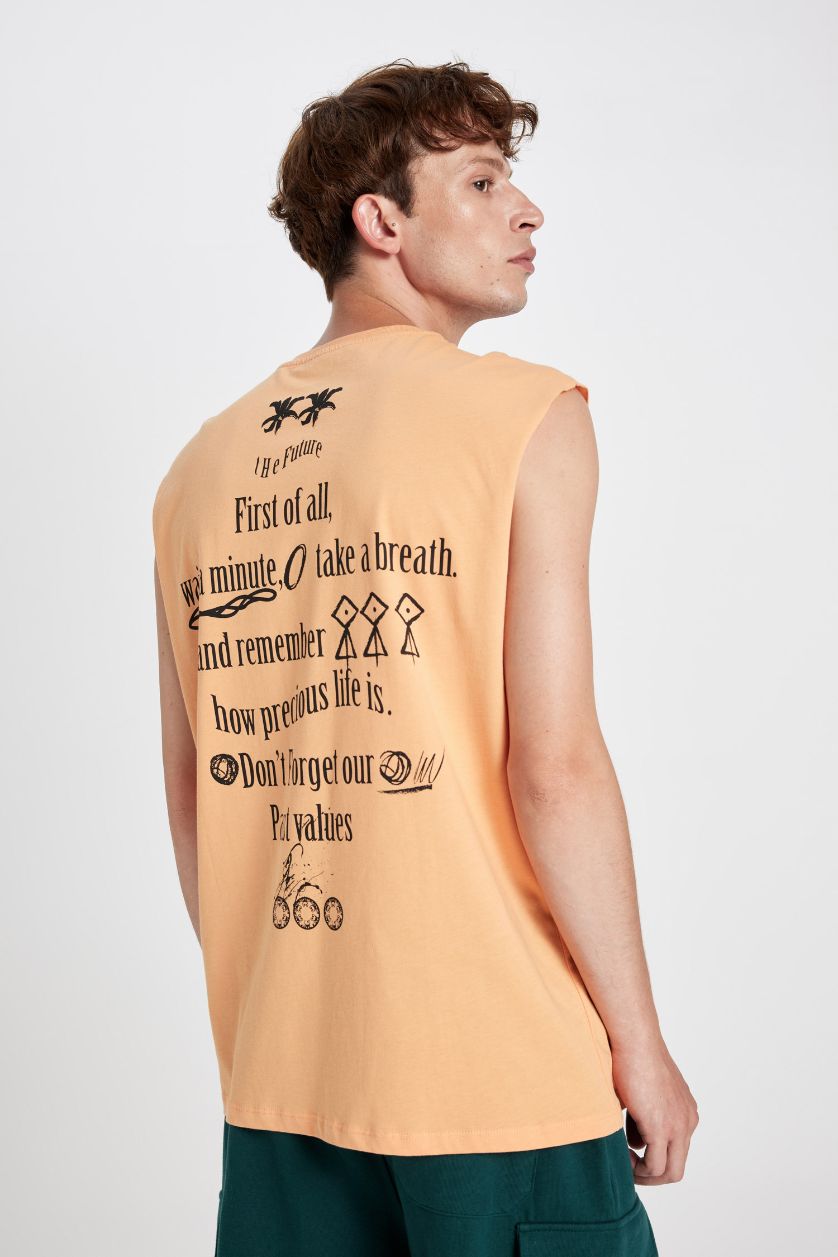 Man Salmon Boxy Fit Printed Crew Neck Tank Top