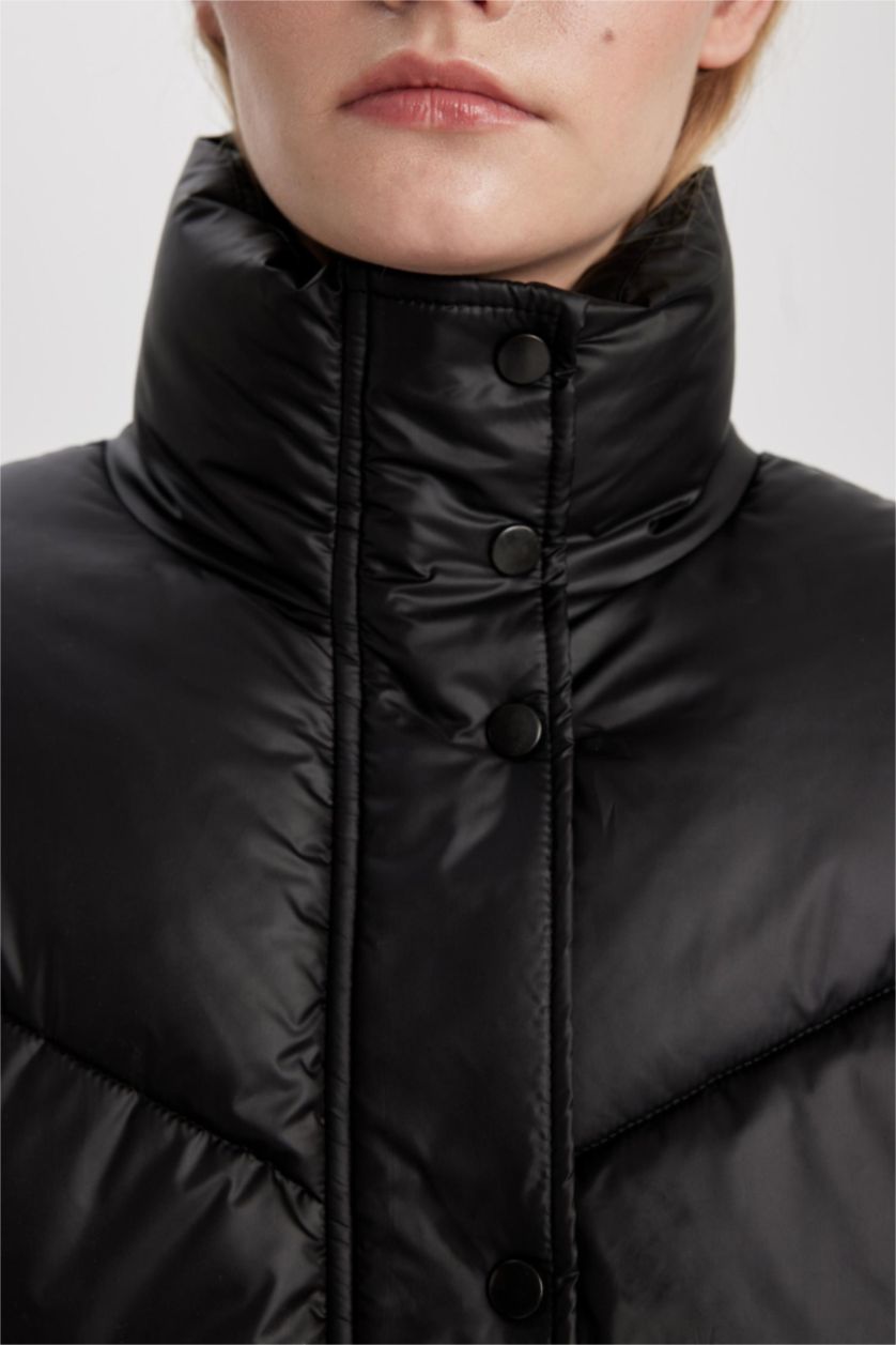 Kadın Siyah Su İtici Şişme Mont Dik Yaka Fermuar Çıtçıtlı Cepli