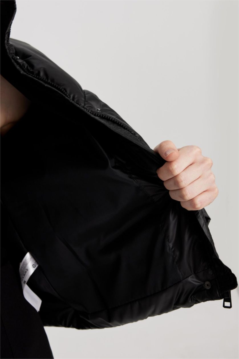 Kadın Siyah Su İtici Şişme Mont Dik Yaka Fermuar Çıtçıtlı Cepli