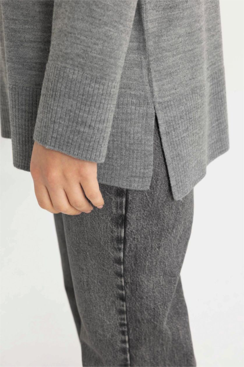 Kadın Gri Regular Fit Bisiklet Yaka Yırtmaçlı Basic Düz Triko Kazak Tunik