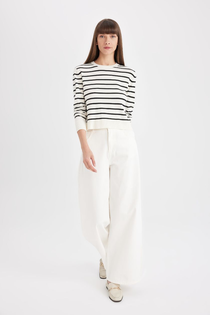 Kadın Ekru Regular Fit Yumuşak Dokulu Bisiklet Yaka Çizgili Triko Kazak