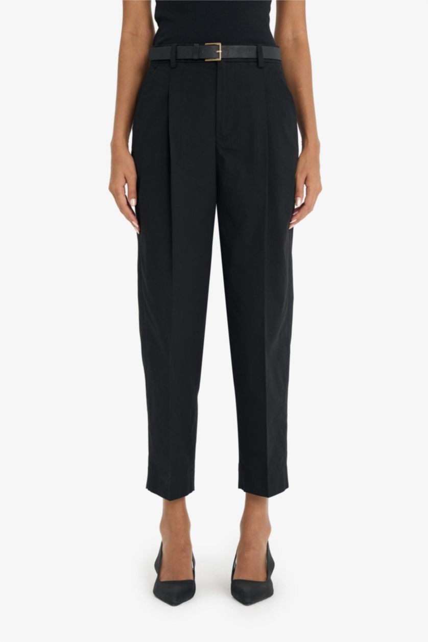 حريمي أسود بنطلون كاروت فيت انكيل قصير بخصر عالي