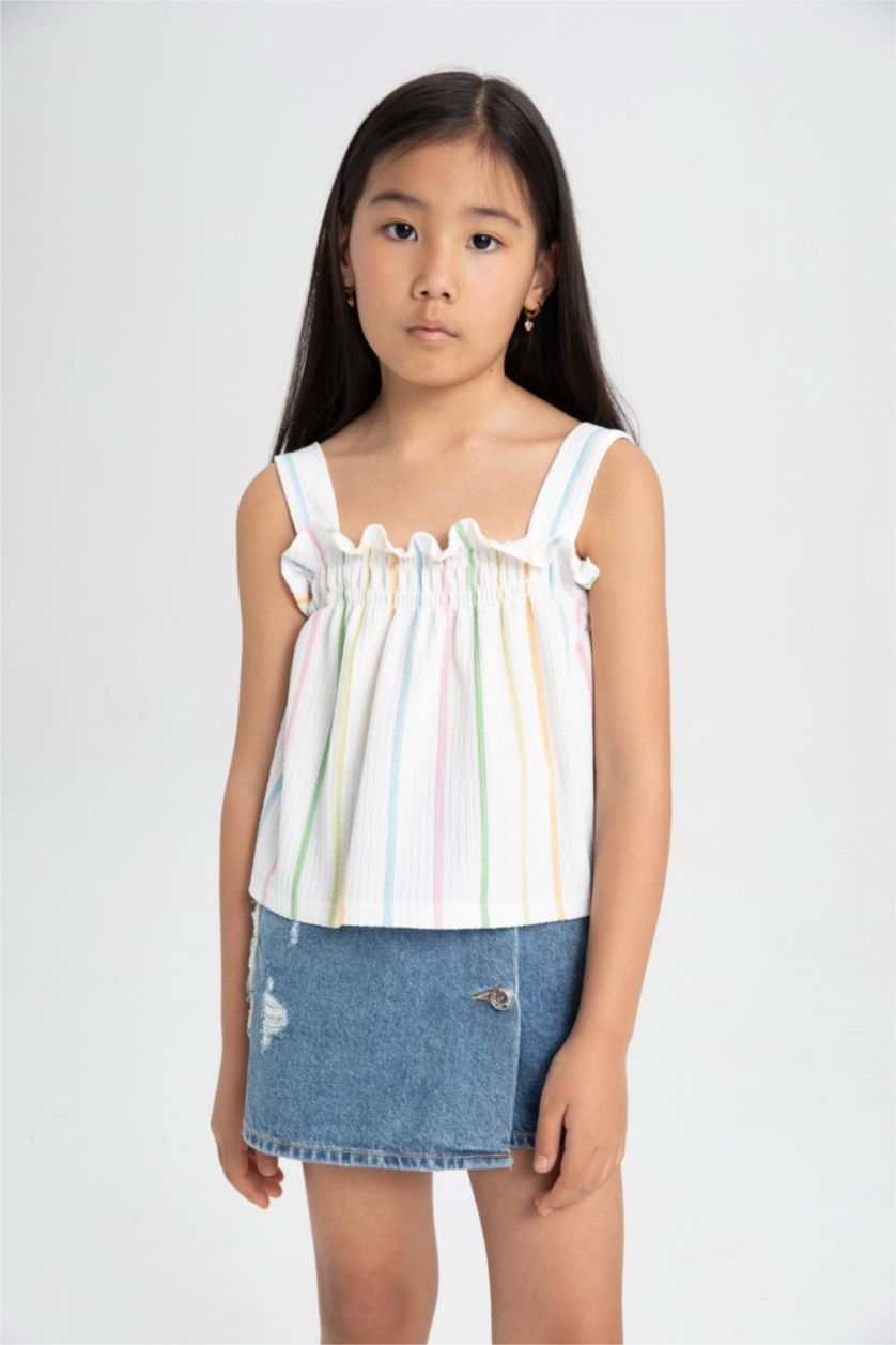 بنات بيج فاتح بلوزة بناتي مخطط مكشكش