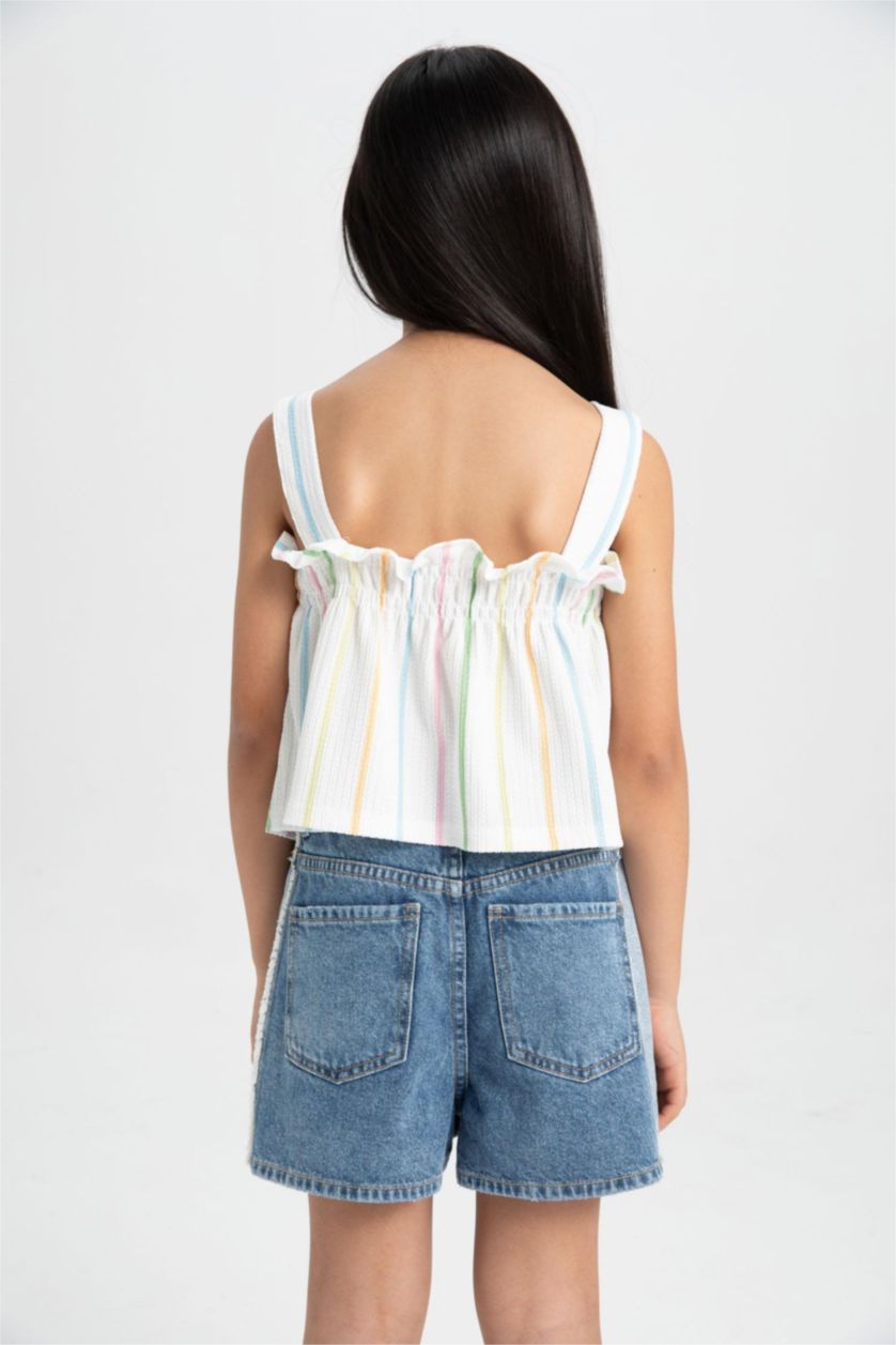 بنات بيج فاتح بلوزة بناتي مخطط مكشكش