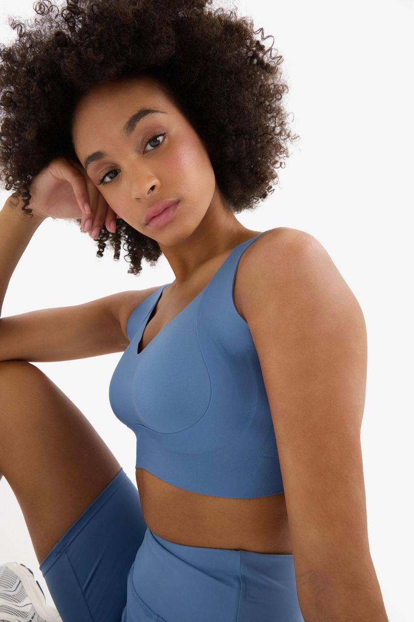 Женщины Светло-индиговый Спортивный бюстгальтер из плотной ткани с V-образным вырезом, Коллекция DeFactoFit